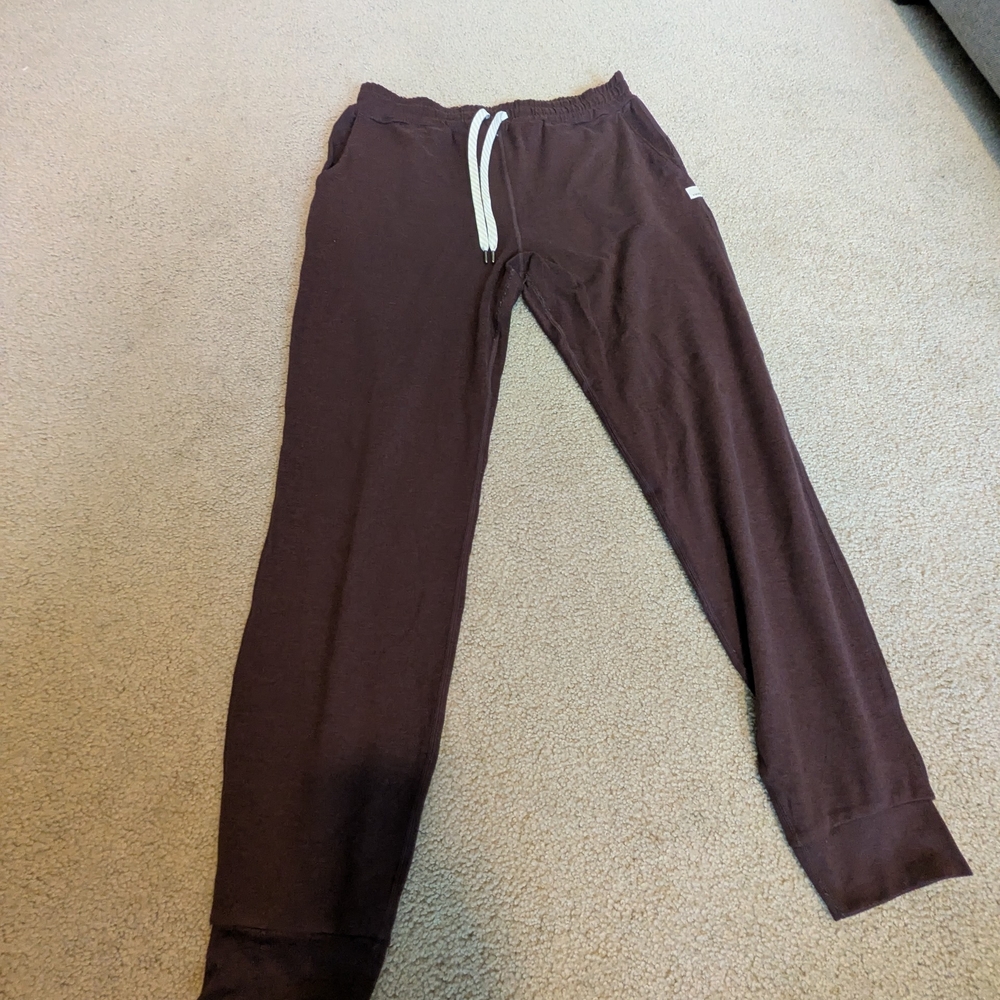 Vuori Performance Joggers In Burgundy - Medium in Long Length